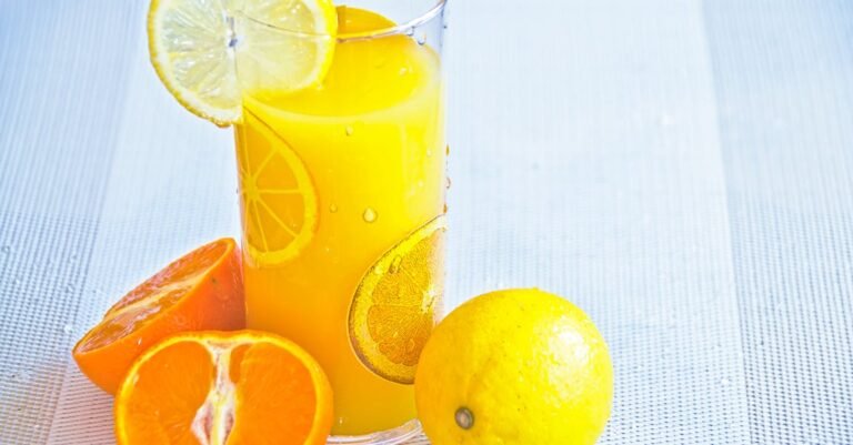 Don’t Buy Expensive, Store-Bought Juices Loaded With Sugar. Start Juicing On Your Own!